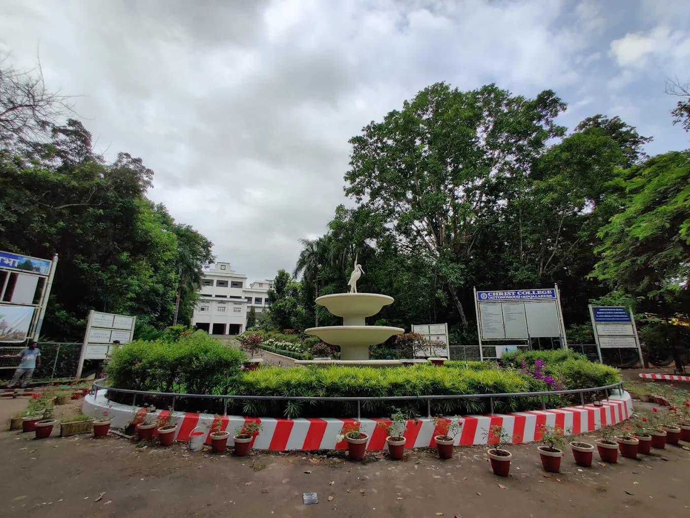 Christ College (Autonomous) hiring assistant professor for Physics