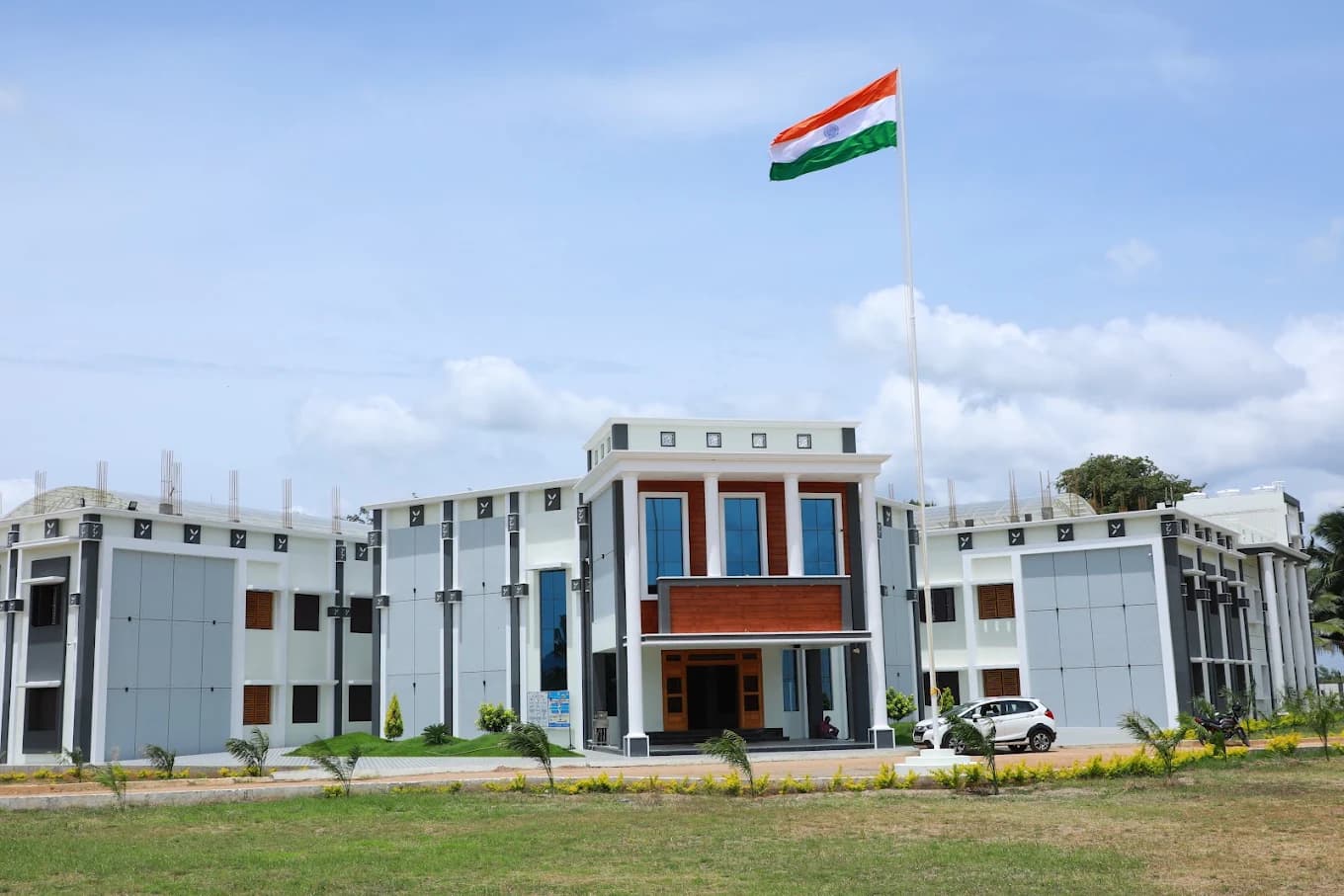 Rojavanam International School hiring Teachers