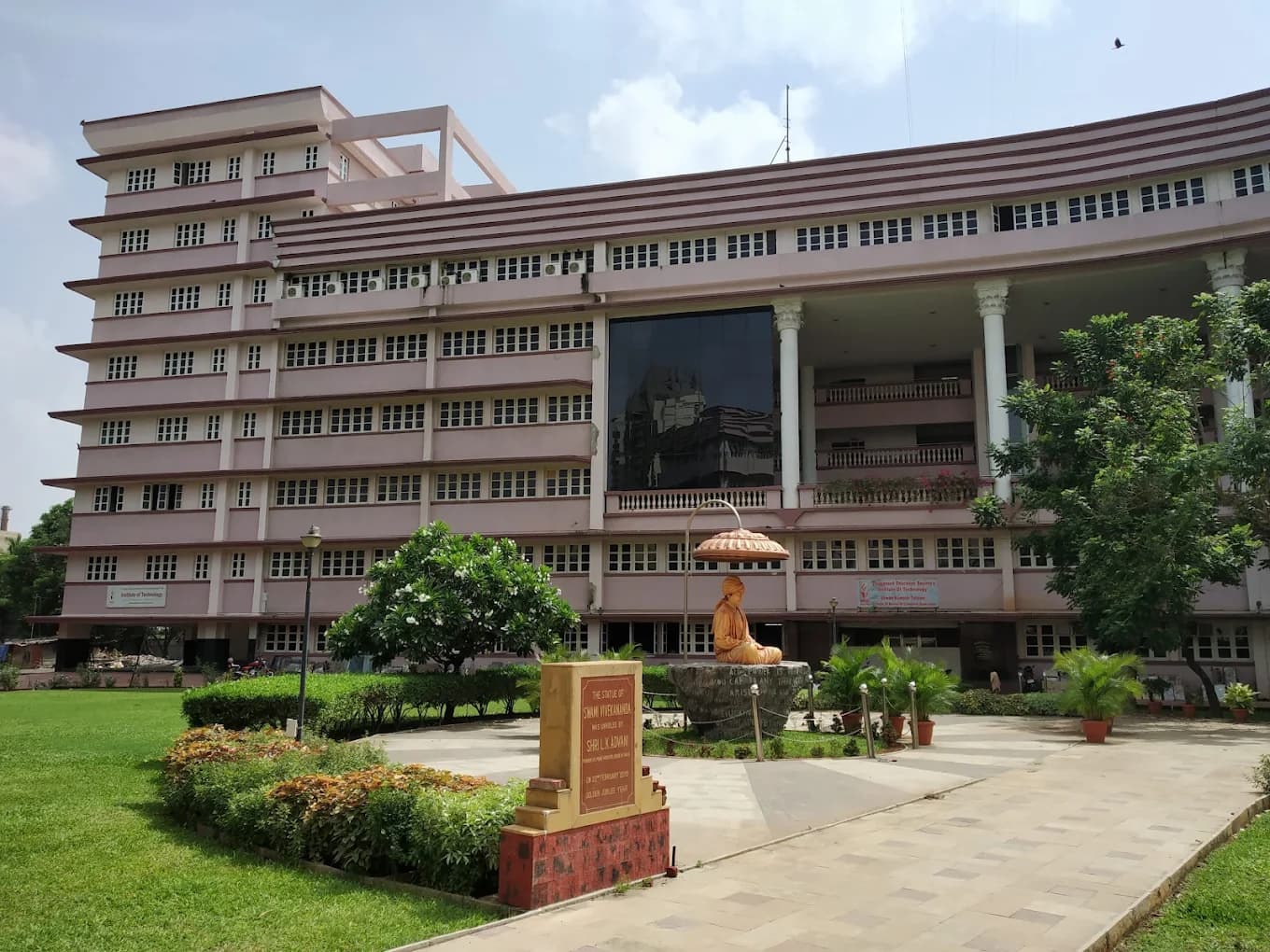 Vivekanand Education Society’s Institute of Technology hiring for Professor, Associate Professor and Assistant Professor Posts