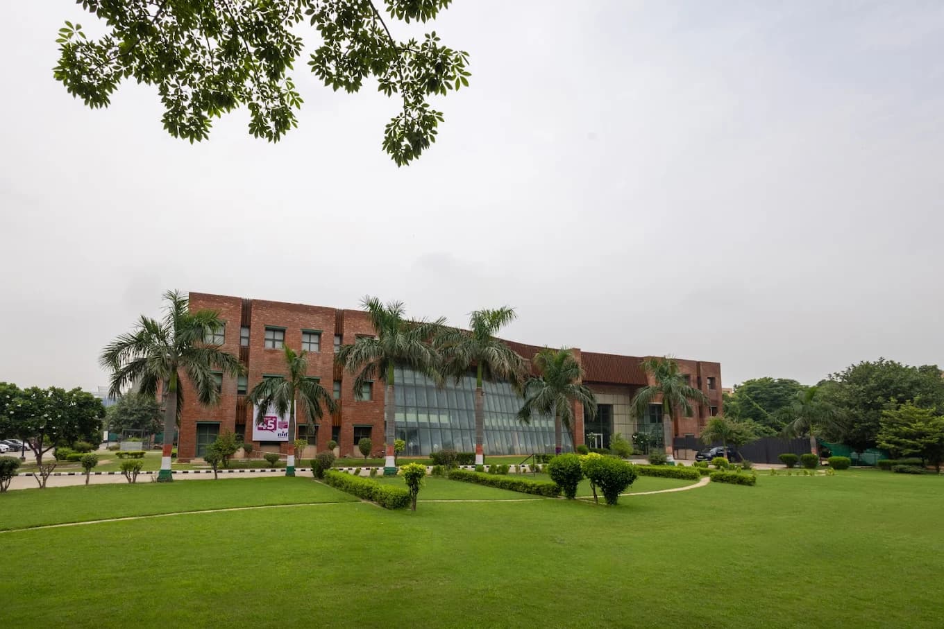 Jaipuria Institute of Management, Noida hiring assistant professors, associate professors , professors of practice