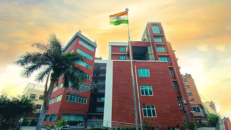 Delhi-based Gitarattan International Business School hiring teachers, administrative resource