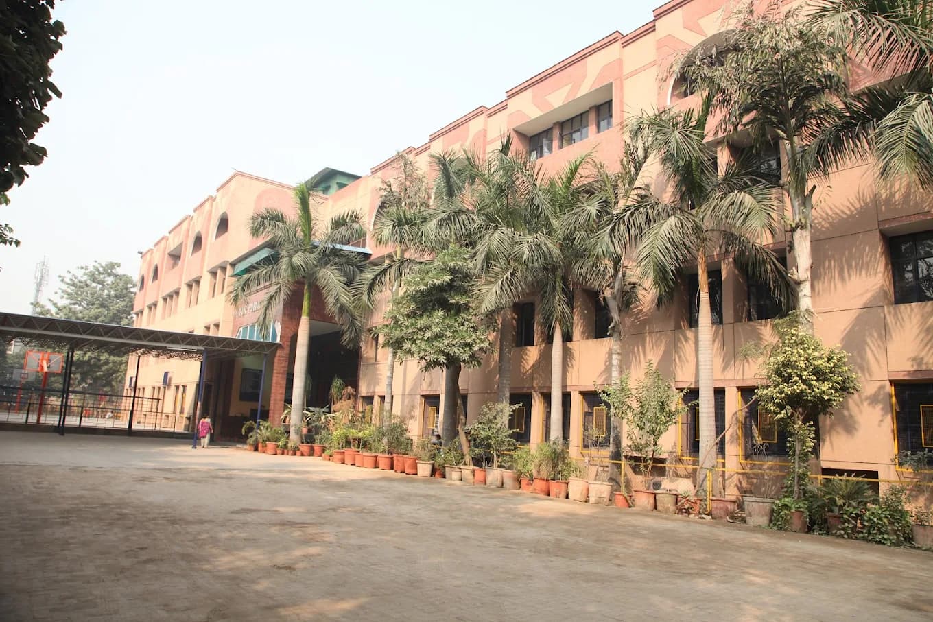 Delhi-based Mayur Public School hiring teachers